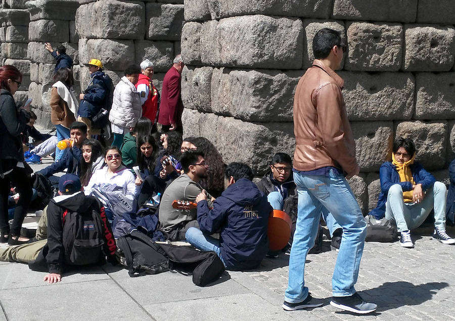 Fotos: Los turistas invaden Segovia