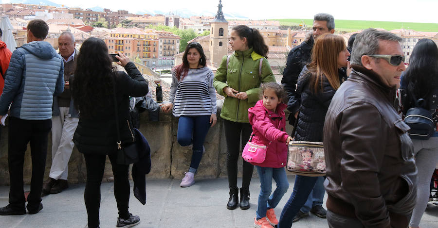 Fotos: Los turistas invaden Segovia