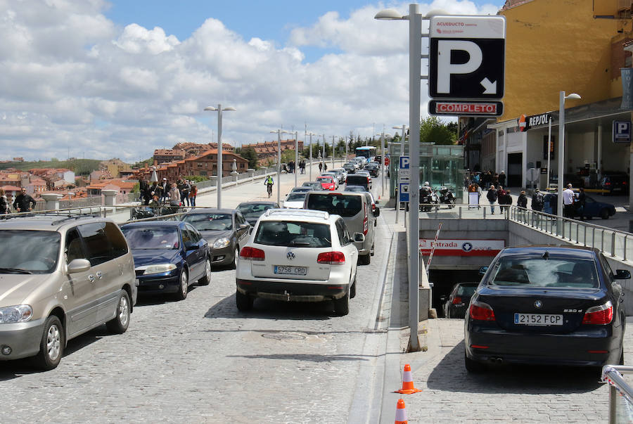 Fotos: Los turistas invaden Segovia