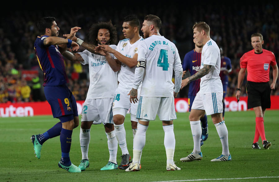 Barcelona y Real Madrid empataron (2-2) en el clásico disputado en el Camp Nou, un partido vibrante en el que hubo goles, emoción, tensión y mucha polémica. 