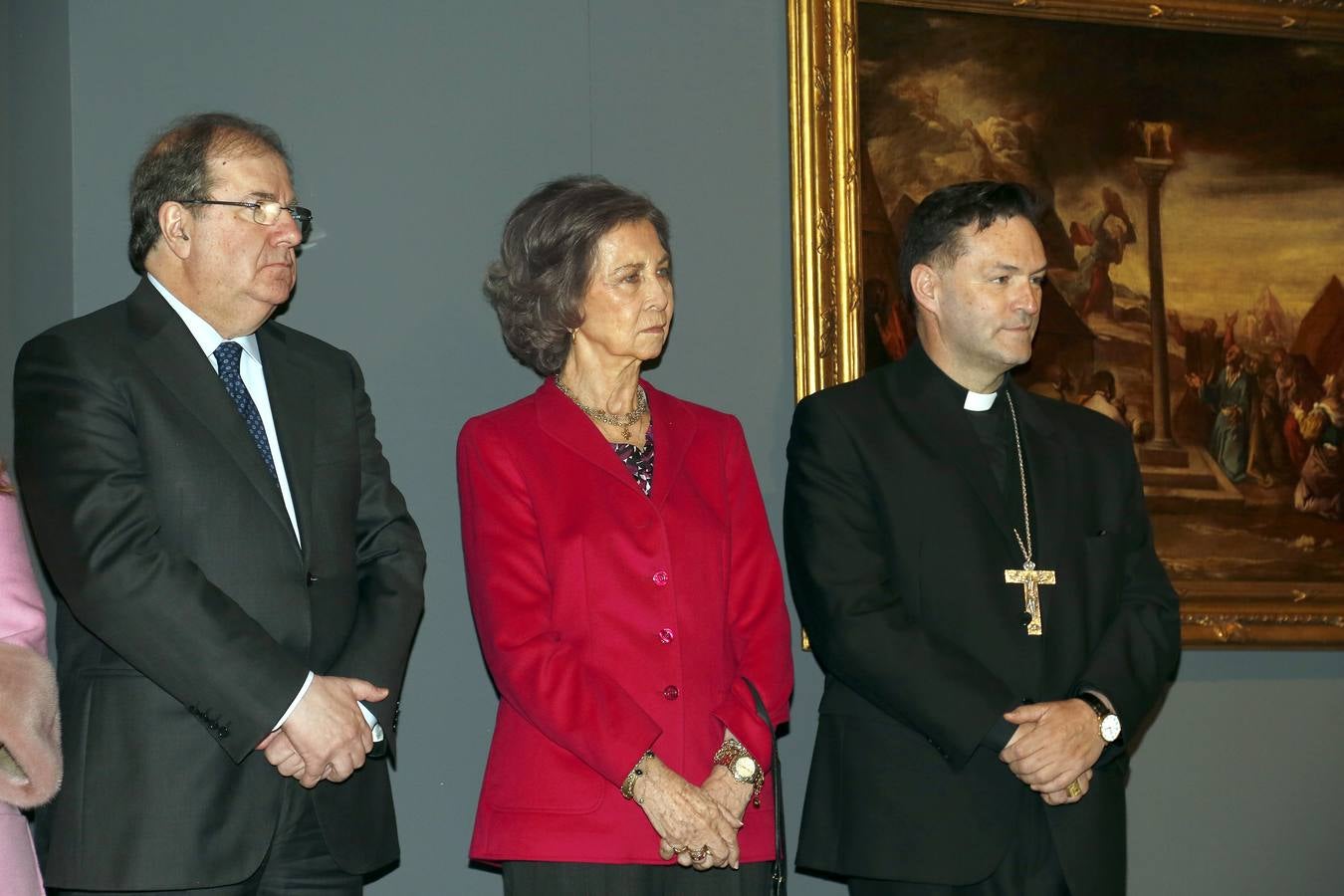 Los vecinos dieron una calurosa bienvenida a la Reina que acudió a la villa palentina para inaugurar 'Mons Dei', la XXIII edición de la exposición, que podrá visitarse desde mañana y hasta el 18 de noviembre