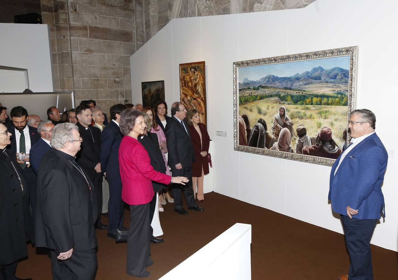 Los vecinos dieron una calurosa bienvenida a la Reina que acudió a la villa palentina para inaugurar 'Mons Dei', la XXIII edición de la exposición, que podrá visitarse desde mañana y hasta el 18 de noviembre