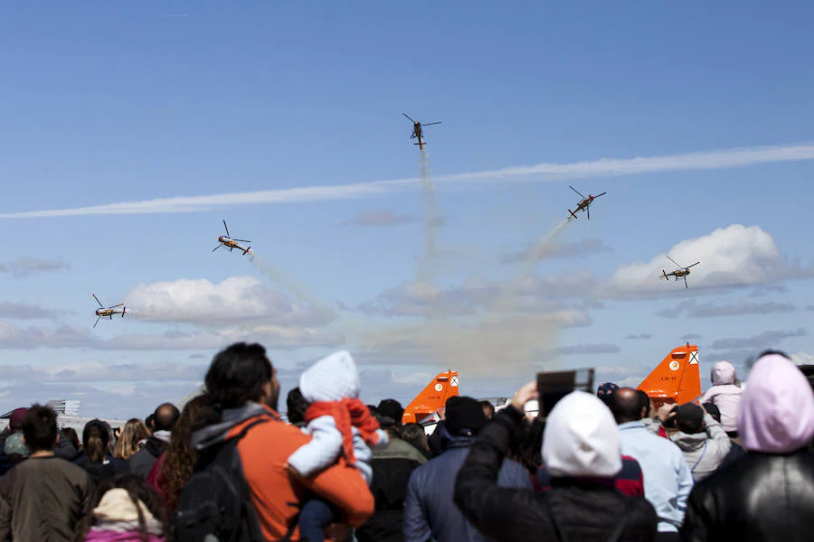 Fotos: La Base Aérea de Matacán dedica una exhibición al VIII Centenario de la Universidad de Salamanca