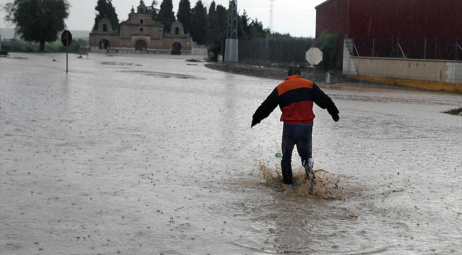 Fotos: Una tormenta inunda las calles de La Seca