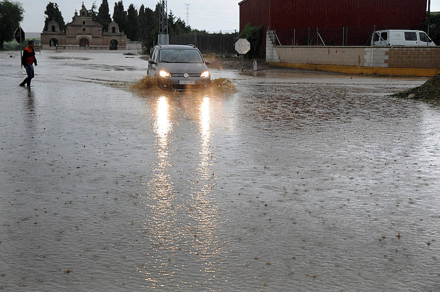 Fotos: Una tormenta inunda las calles de La Seca