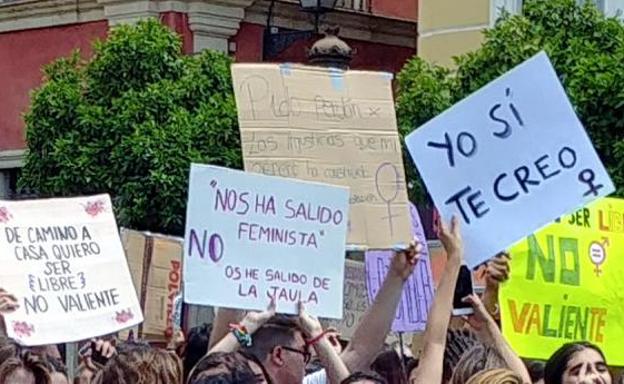 Archivada la denuncia de Women's link contra el juez discrepante de 'La Manada'