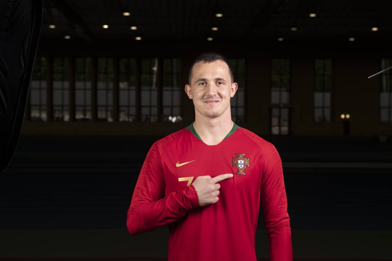 El portero Andrey Lunev , con la camiseta de Portugal.