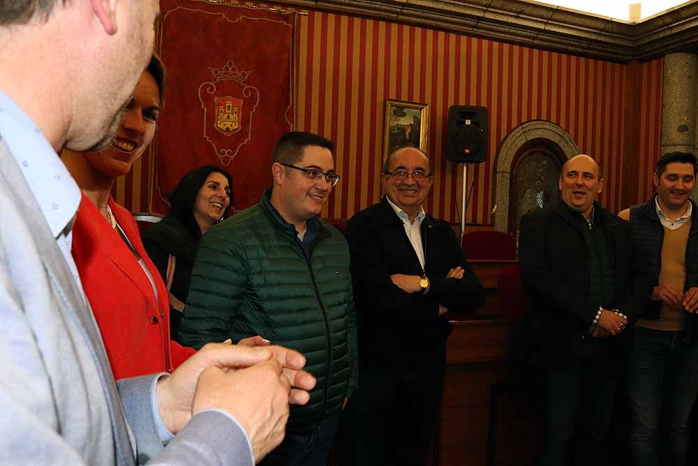 Fotos: El San Pablo se despide de su afición desde el Ayuntamiento