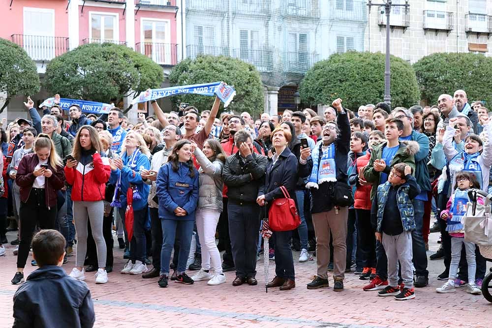 Fotos: El San Pablo se despide de su afición desde el Ayuntamiento