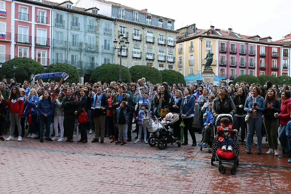 Fotos: El San Pablo se despide de su afición desde el Ayuntamiento