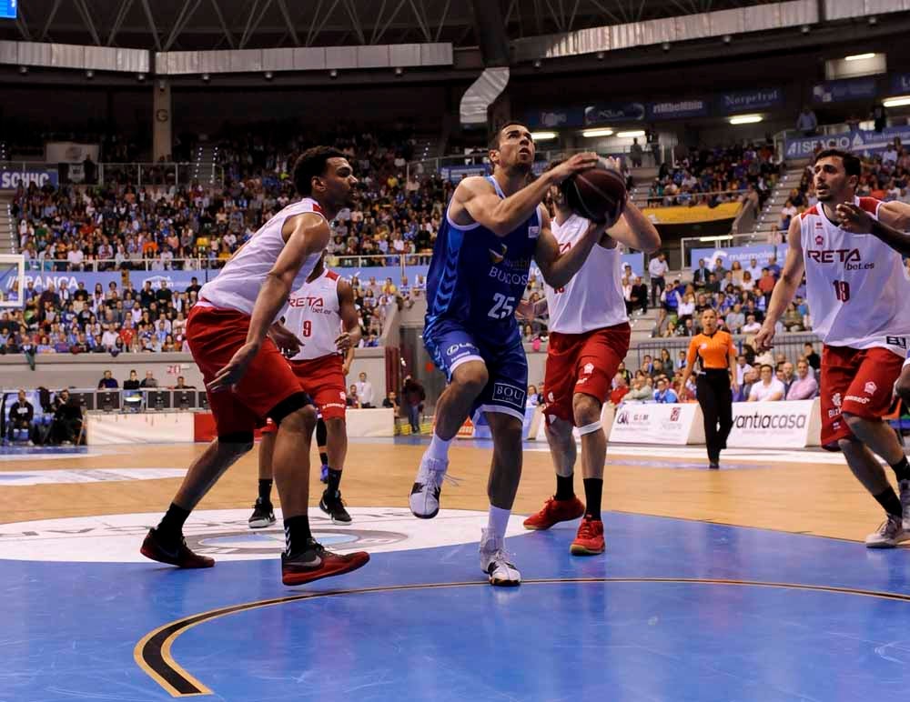 Fotos: Las mejores imágenes del San Pablo RETAbet Bilbao Basket