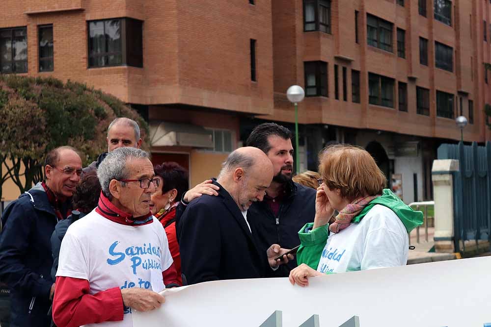 Fotos: Un millar de burgaleses salen a la calle para exigir una sanidad pública de calidad