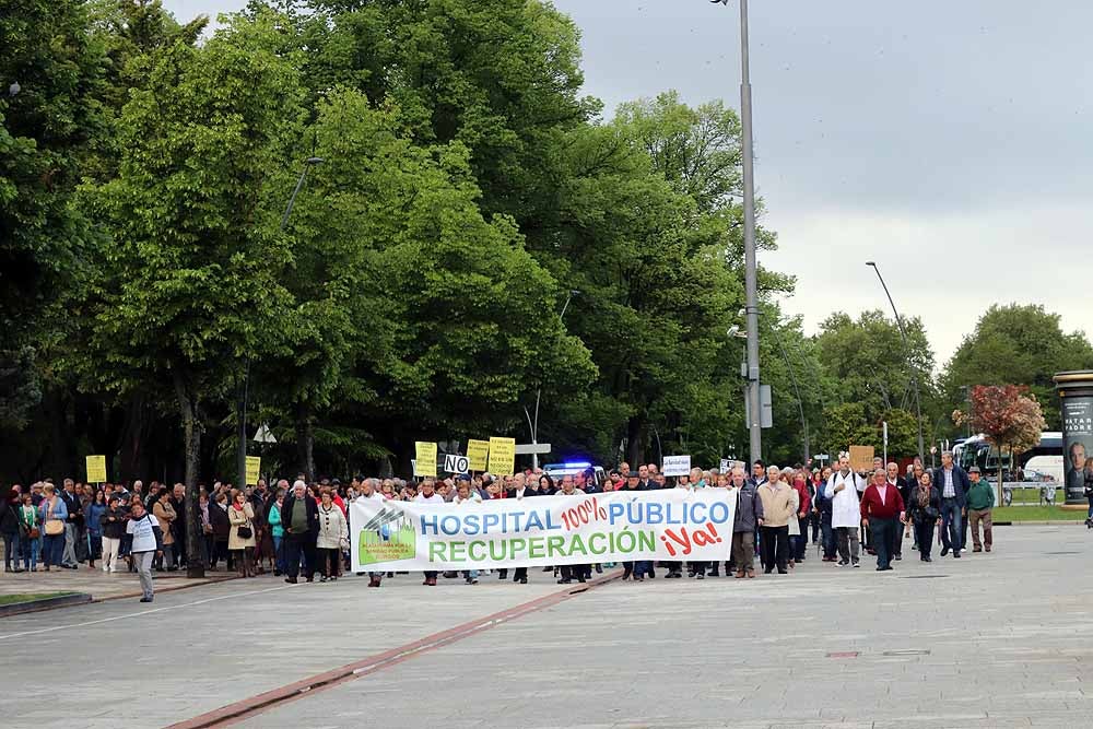 Fotos: Un millar de burgaleses salen a la calle para exigir una sanidad pública de calidad