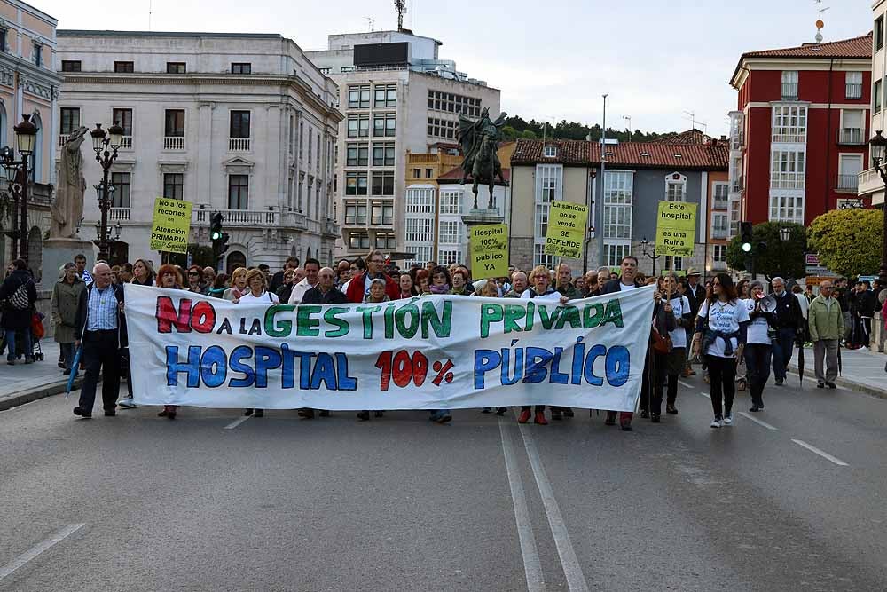 Fotos: Un millar de burgaleses salen a la calle para exigir una sanidad pública de calidad