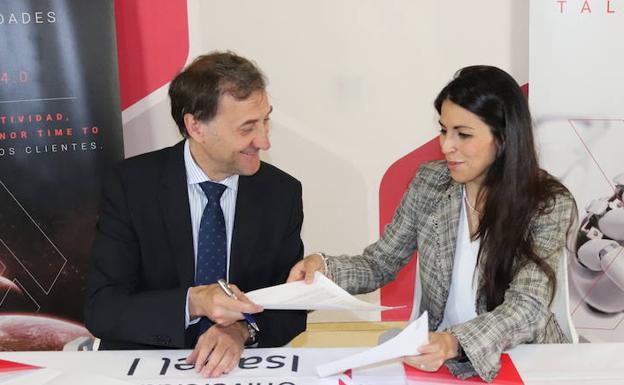 Momento de la firma del convenio de colaboración