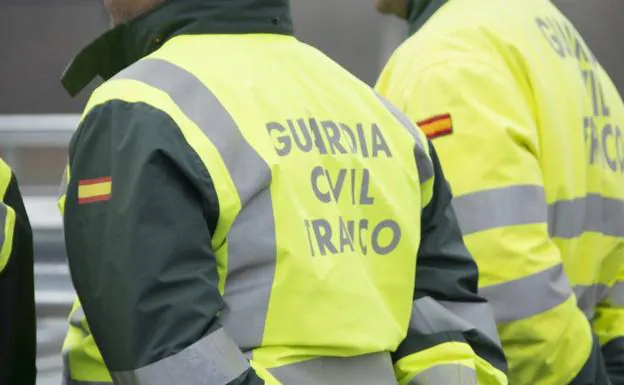 La Guardia Civil inmovilizó el vehículo.