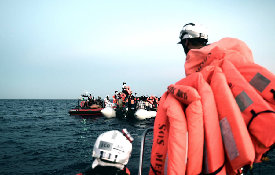 Más de 600 personas viajan a bordo de la embarcación