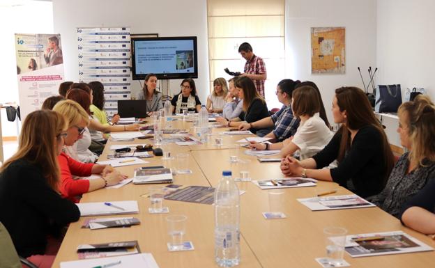 El encuentro ha tenido lugar en la sede de FAE