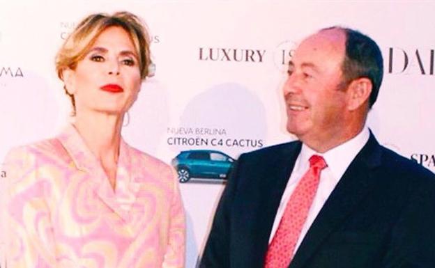 Agatha Ruiz de la Prada junto a 'El Chatarrero' 