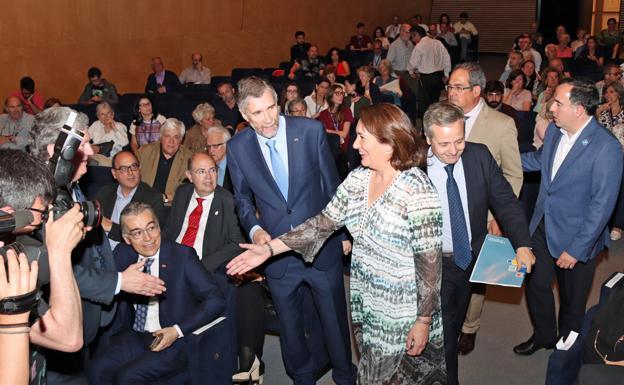 Josefa García Cirac, consejera de Cultura, ha asistido a la inauguración del Congreso