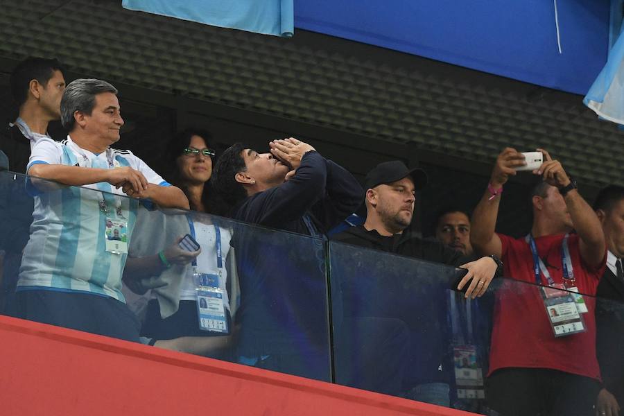 Fotos: El &#039;show&#039; de Maradona en el Nigeria-Argentina