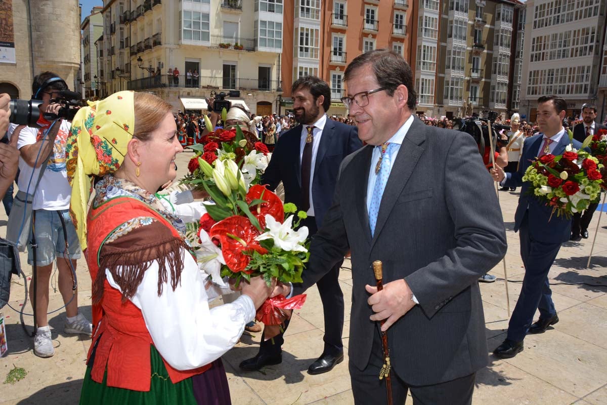 Fotos: Ofrenda Floral a Santa María La Mayor