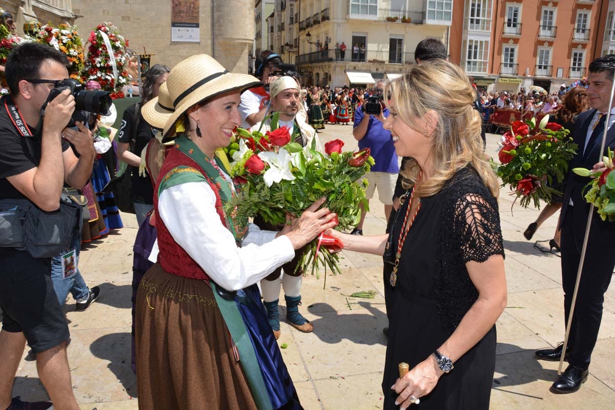 Fotos: Ofrenda Floral a Santa María La Mayor