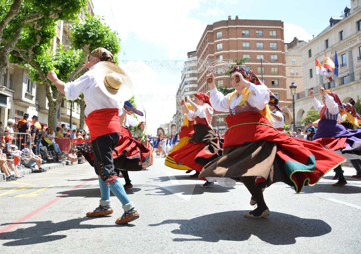 Fotos: Cabalgata de las fiestas de San Pedro y San Pablo