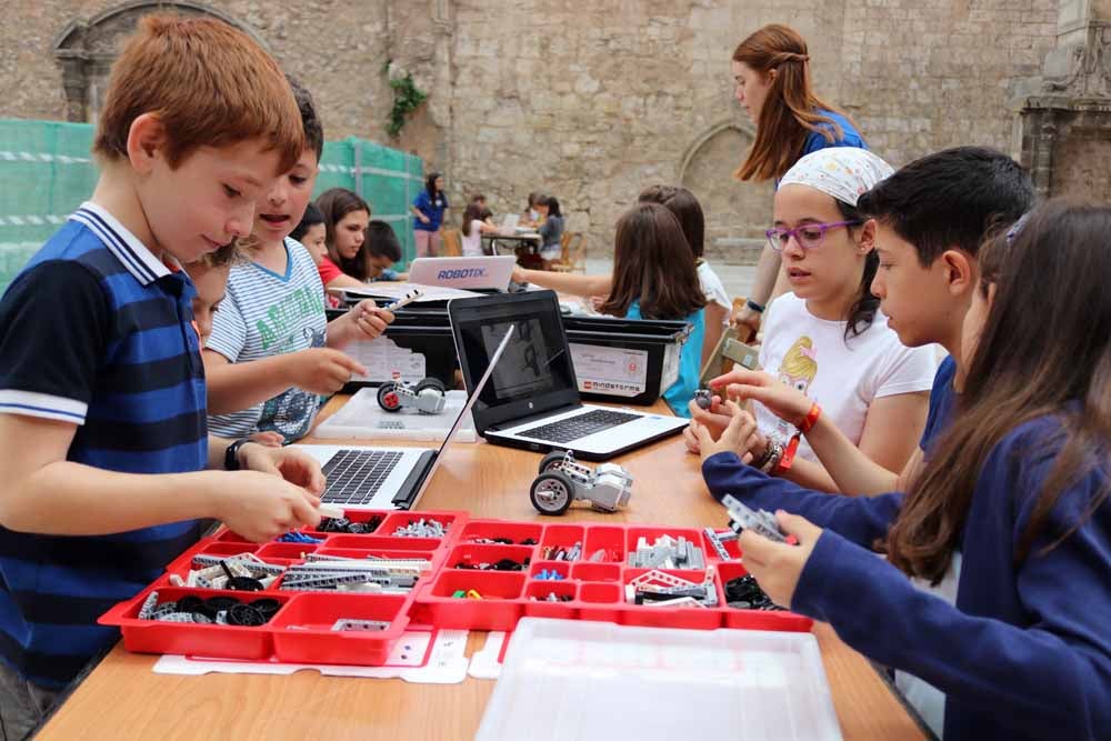 Fotos: Así han trabajado los niños en los talleres de Robotix