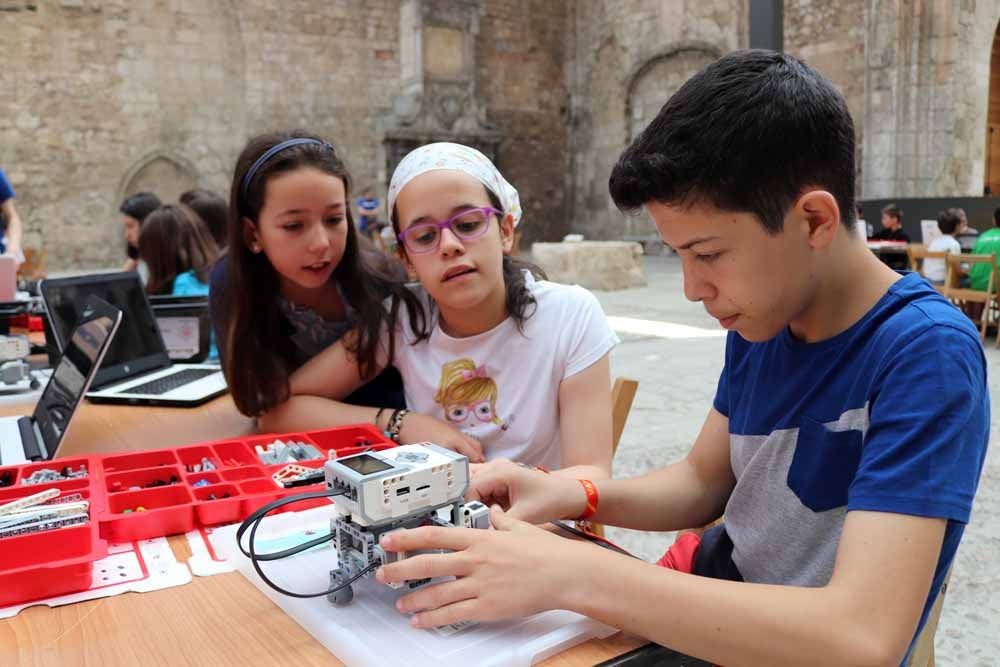 Fotos: Así han trabajado los niños en los talleres de Robotix