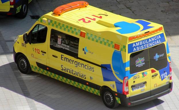 Una joven herida tras chocar contra un poste en el Polígono de Villalonquéjar