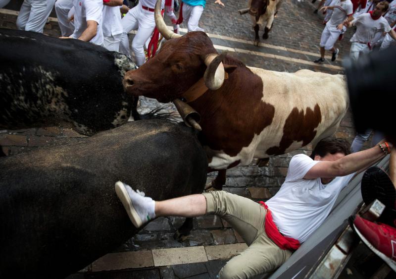 La carrera ha durado dos minutos y 54 segundos y ha sido tranquila, aunque ha habido momentos de peligro en Santo Domingo con los dos toros rezagados