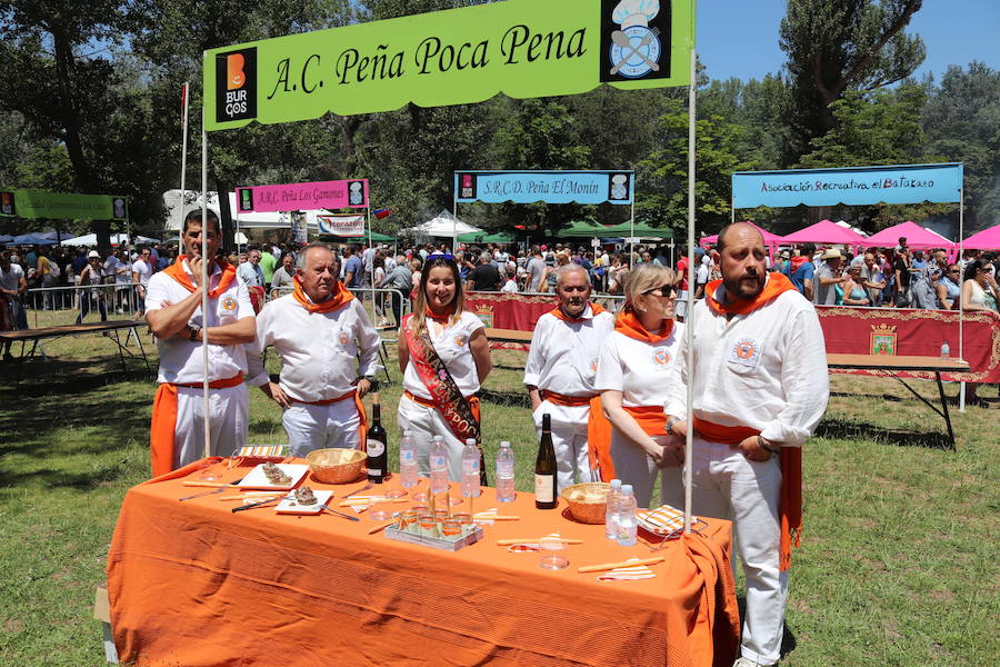 El Parque de Fuentes Blancas fue, como es habitual, el escenario de las últimas citas de los Sampedros: el Día de las Peñas y la quincuagésima primera edición del Concurso del Buen Yantar