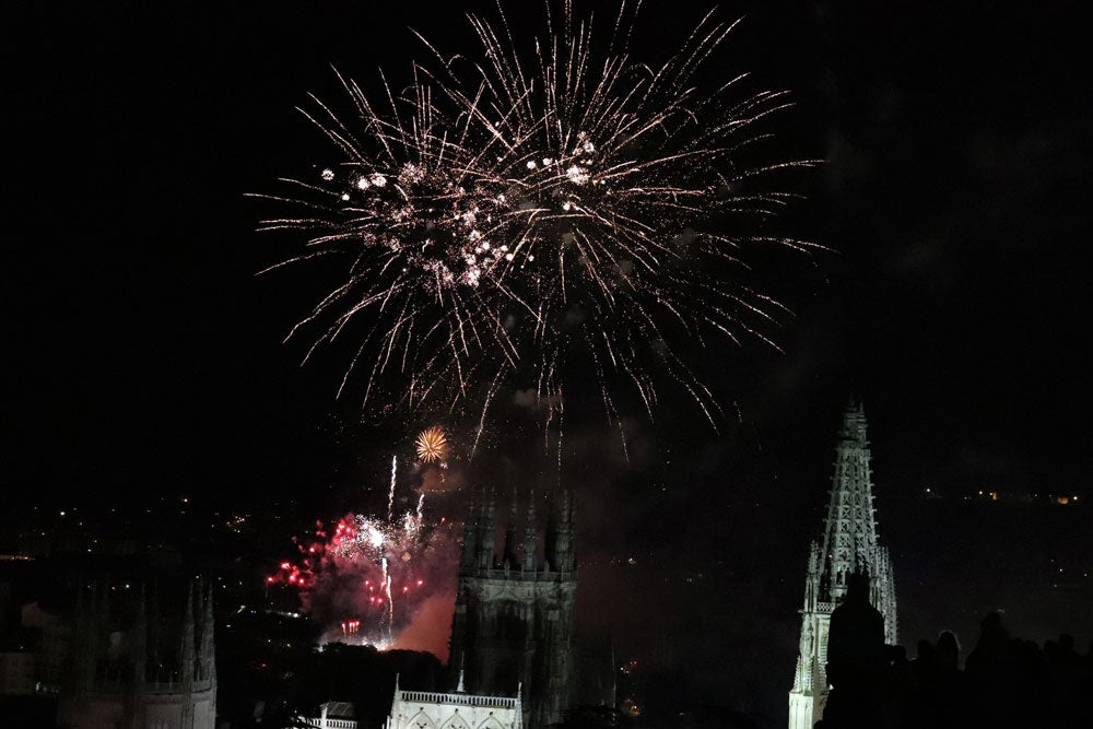 Fotos: Última sesión de fuegos artificiales en los Sampedros