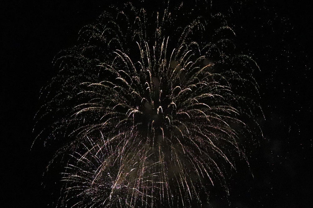 Fotos: Última sesión de fuegos artificiales en los Sampedros