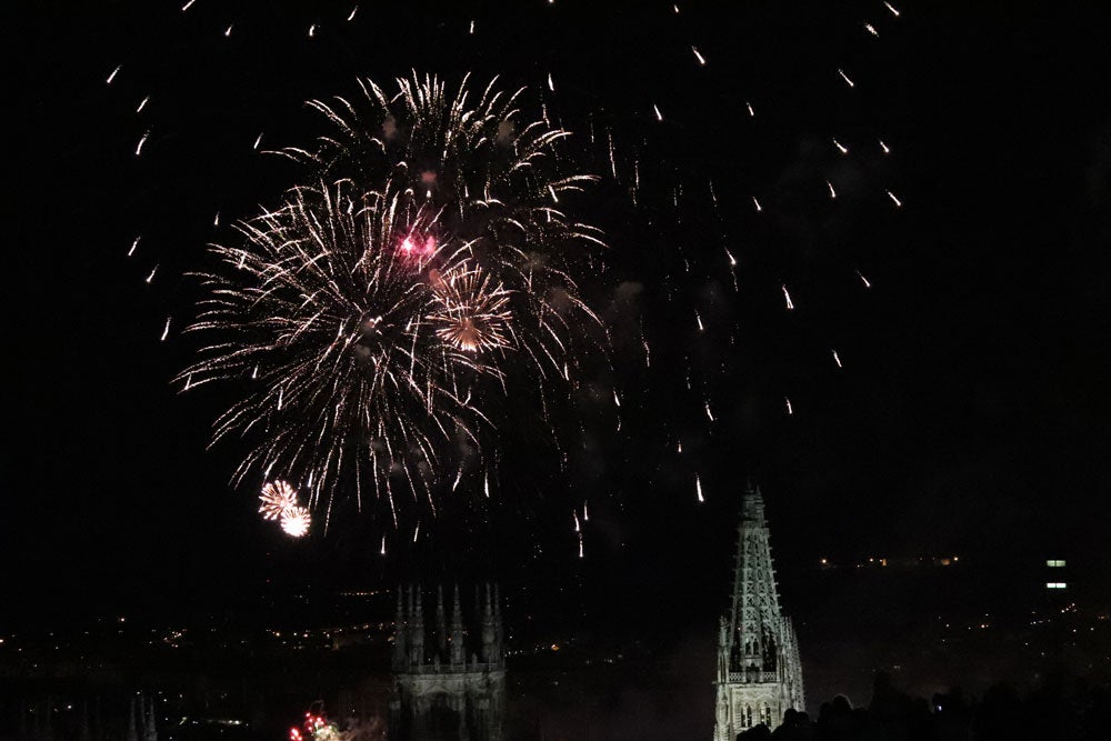 Fotos: Última sesión de fuegos artificiales en los Sampedros