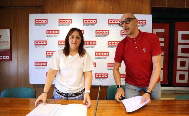 La secretaria de Salud Laboral y Juventud de CC OO en Castilla y León, Sheila Mateos, y el coordinador de Salud Laboral, Javier Mielgo, presentan los datos de siniestralidad laboral en Castilla y León en lo que va de año.