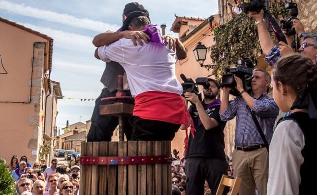 La fiesta de la vendimia de Moradillo reúne a cientos de personas.