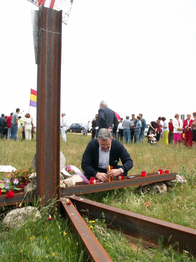 Monumento en recuerdo de las víctimas del franquismo situado en los Montes Torozos, en la provincia de Valladolid. Allí pueden estar enterrados en torno a 500 fusilados.