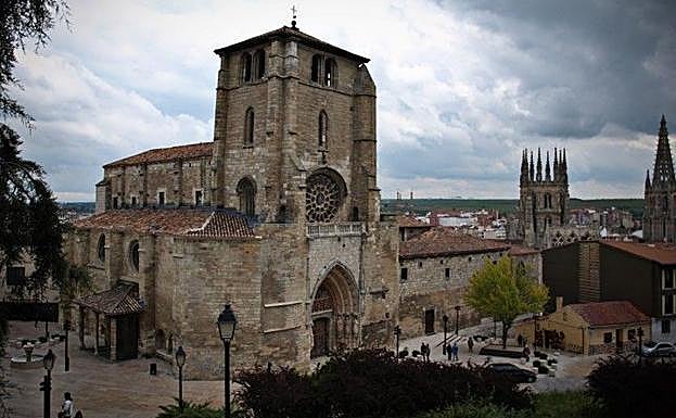 Iglesia de San Esteban, edificio que alberga el Museo del Retablo