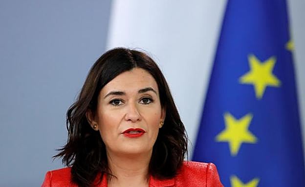 La ministra de Sanidad, Carmen Montón, tras el Consejo de Ministros.