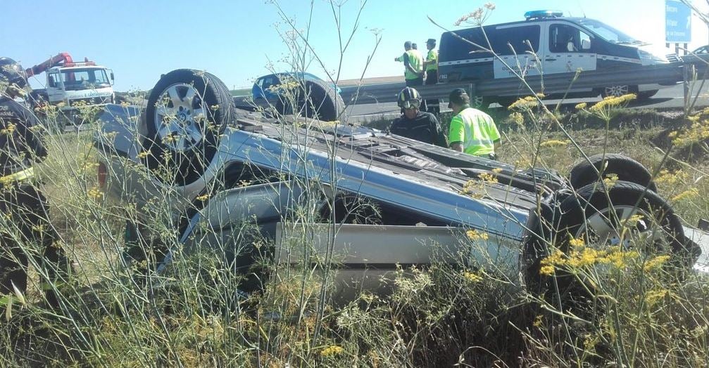 Tres heridos en una salida de vía en la A-6 a la altura de Tordesillas