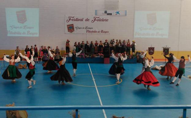 El festival de danzas se celebrará el sábado 11 de agosto a partir de las 20:30 horas.