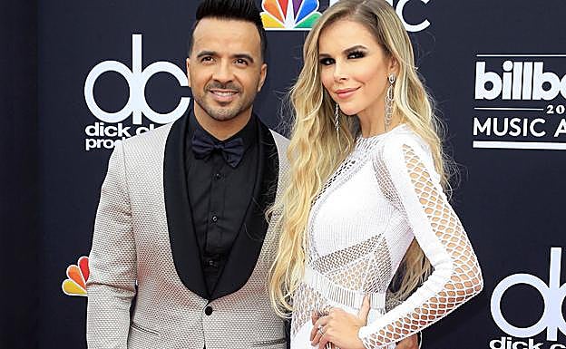 Luis Fonsi y su esposa Águeda López. 