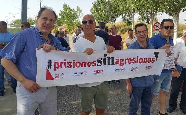 Imagen de la protesta contra las agresiones celebrada en la prisión de Topas hace un par de días.