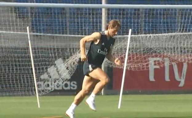 Modric, entrenando en Valdedebas. 