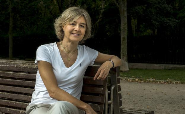 Isabel García Tejerina posa para la entrevista junto al Campo Grande, en Valladolid. 