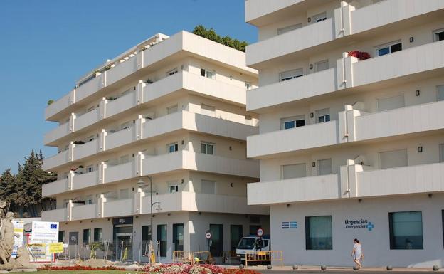 Residencial Mirador de la Cala de Estepona (Málaga), donde Villarejo posee un local comercial, dos pisos y 12 garajes o trasteros. 