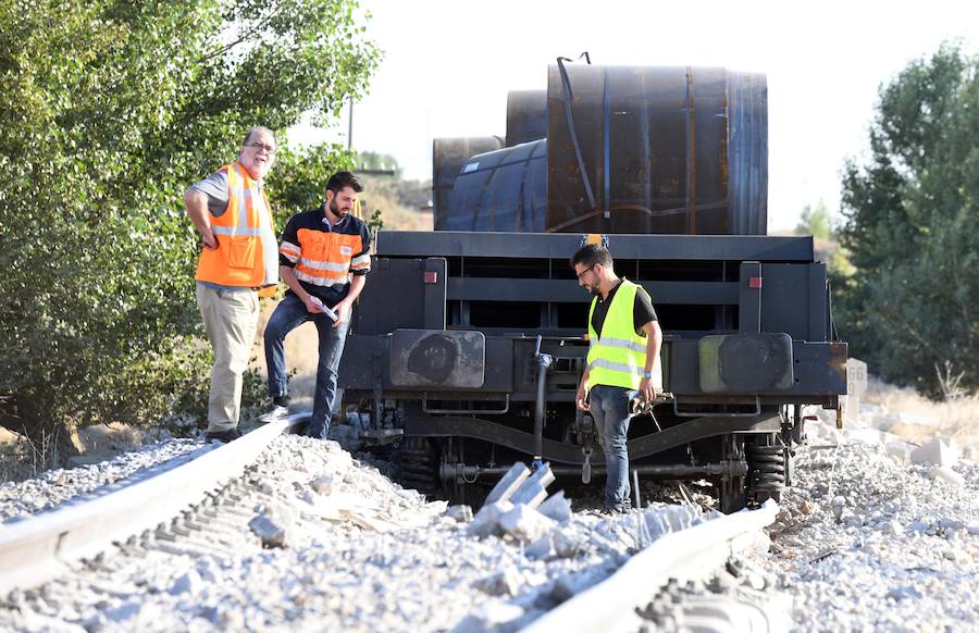 Fotos: Un tren de mercancías ha descarrillado en Sarracín, en la línea del Directo