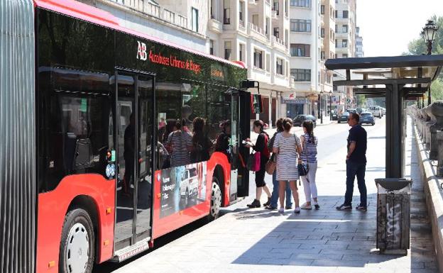 El volumen de viajeros del autobús urbano se ha incrementado. 